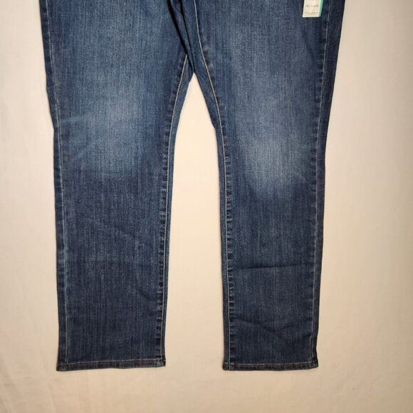 Signature Levi Strauss Women's Mid Rise Straight Sz 18 W34 L30 Jeans Whisker NEW - Picture 4 of 14
